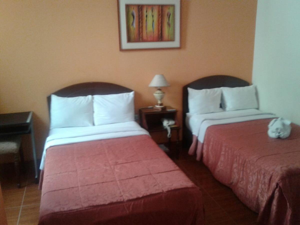Hotel Plaza Bolognesi 344 Трухильо Екстериор снимка