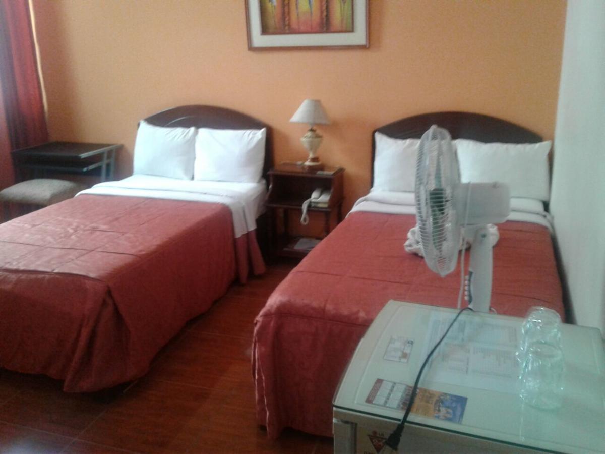 Hotel Plaza Bolognesi 344 Трухильо Екстериор снимка
