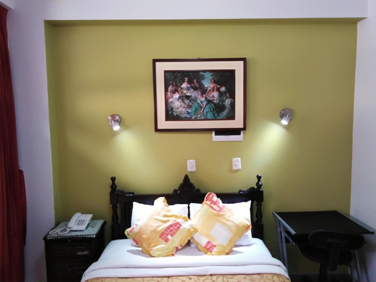 Hotel Plaza Bolognesi 344 Трухильо Екстериор снимка